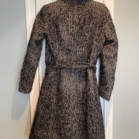 Hugo Boss Wool Blend Coat with Thinsulate Lining – XS – Originally $1000 - Picture 4 of 5